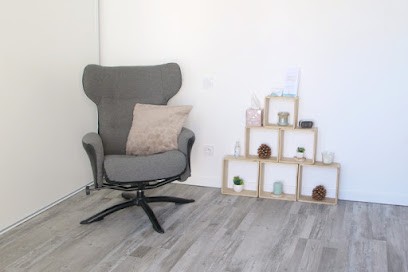 JULIE DOUET - Sophrologue certifiée - Praticienne Reiki, Praticien de Médecine Alternative à La Boissière-de-Montaigu