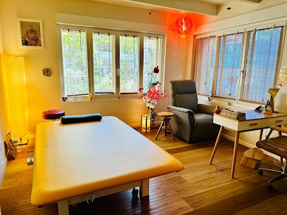 Praticienne Psychocorporelle Shiatsu-Sophrologie-Maïeusthésie Céline Schuster, Praticien de Médecine Alternative à Hoenheim