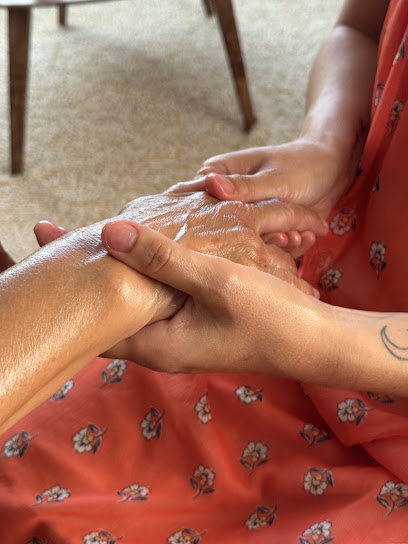 Pauline Godard | Anamma | Énergéticienne • Praticienne Massages Japonais, Praticien De Médecine Alternative à Bayonne