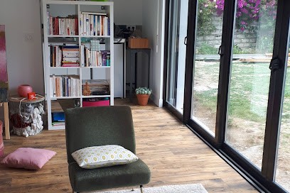 Caroline Gras Pomarede Sophro analyste. hypnotherapeute et Sophrologue, Praticien de Médecine Alternative à Bayonne