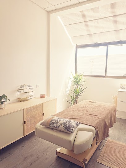 Anjela FAUJOUR, Praticien de Médecine Alternative à Plouzané