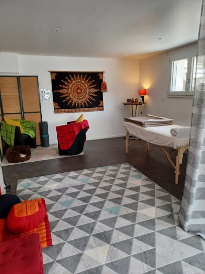 Hélène Renaud, Praticien de Médecine Alternative à Salins-Fontaine