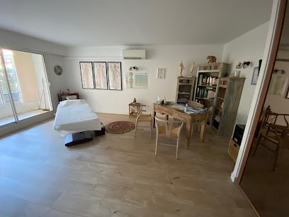 Caroline Bertheau D.N., Praticien de Médecine Alternative à Saint-Raphaël