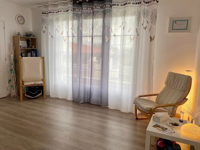 So Essentiel - Flora Löcsei, Praticien de Médecine Alternative à Savigny-en-Septaine