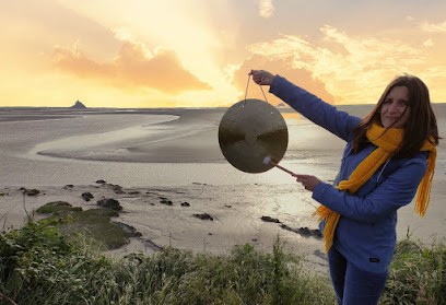 Mélanie LECONTE Énergéticienne Magnétiseuse Channel Coupeur de feu Sonothérapie Soins énergétiques, Praticien de Médecine Alternative à Bacilly