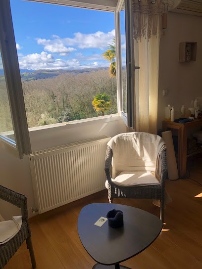 Laurence Kerneves Sophrologue Certifiée RNCP, Praticien de Médecine Alternative à Gan