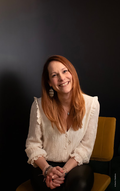 Alexandrine Rocha-Shiatsu Humain Et Shiatsu Animalier-Energéticienne Reims-Communication Animale-Les Soins D'artemis-, Praticien De Médecine Alternative à Reims