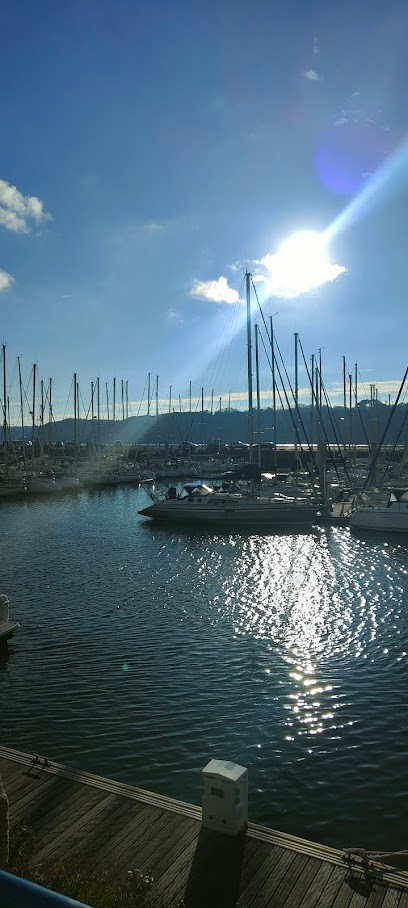 Nadine Martin Le Cam. Hypnose Ericksonienne.Hypnose Spirituelle. EFT, Hypnothérapeute à Binic-Étables-sur-Mer