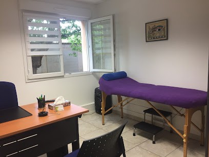 Emilie Mazier, Praticien de Médecine Alternative à Champigny