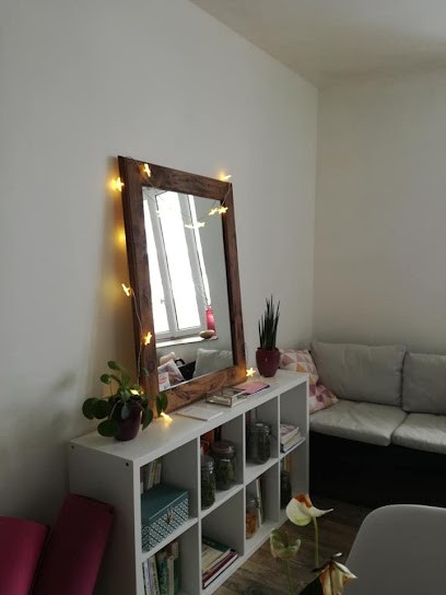 Francesca Manna, Praticien de Médecine Alternative aux Belleville