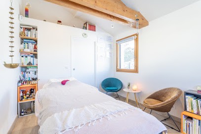 Angelina Joyeau Magic By Nature, Praticien de Médecine Alternative à Cuvat