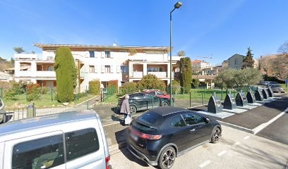 Jésabel Domberger - Thérapeute Psychocorporelle en Constellations Familiales, Praticien de Médecine Alternative à Forcalquier