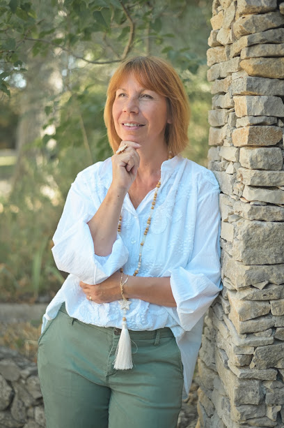 Corinne Pironon Thérapie Emdr-Dsa. Hypnothérapie Et Sophrologie À Nîmes, Praticien De Médecine Alternative à Nîmes