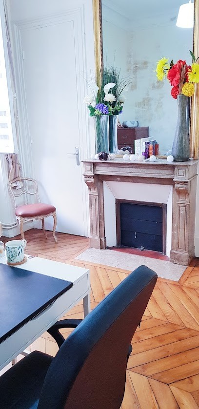 Charlotte Jacquet, Praticien de Médecine Alternative à Paris 07