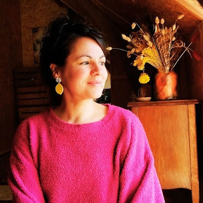 Aurélie Landemaine, Praticien de Médecine Alternative à Saint-Aubin-du-Cormier