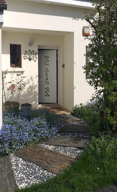 Cécilia Berton Energéticienne - Conseillère En Fleurs Du Dr Bach, Praticien de Médecine Alternative à Villeneuve-le-Comte