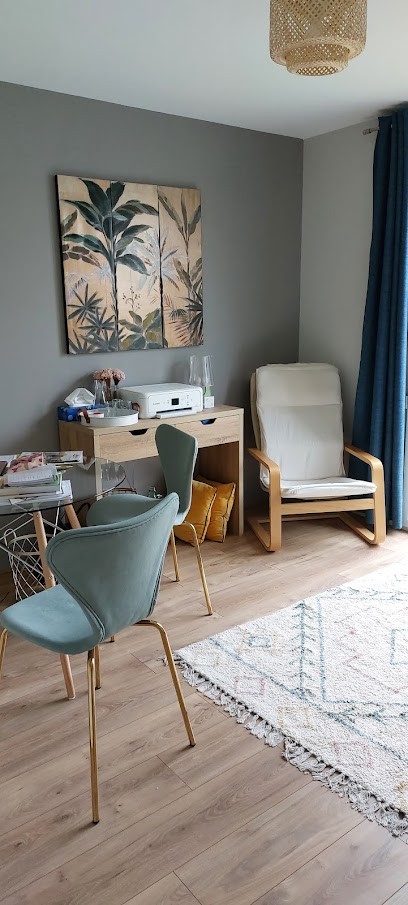 Sophrologue Angers - Charlotte Martinot-Lagarde, Praticien de Médecine Alternative à Angers