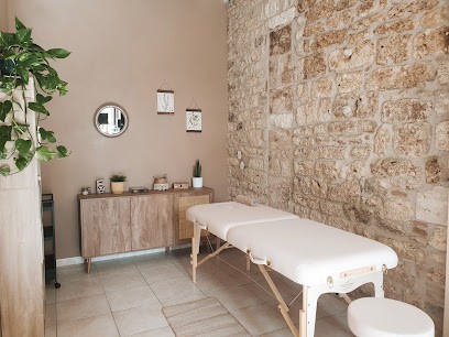 Naturopathe Réflexologue - Gestion douleurs chroniques & massages bien-être - Clara Patracone, Praticien de Médecine Alternative à Montpezat De Quercy