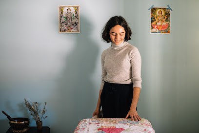 ---, Praticien de Médecine Alternative à Saint-Denis-en-Bugey