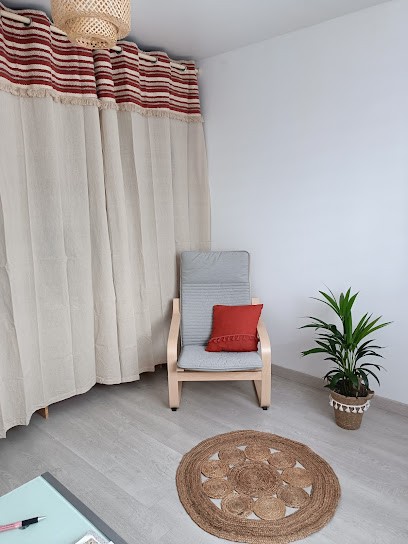 Une Bulle Pour Soi . Angélina Thiry. Sophrologue, Praticien de Médecine Alternative à Amanlis