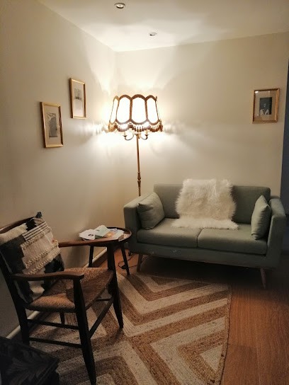 Fabienne Casanova - Hypnose Ericksonienne -Hypnose Périnatale, Hypnothérapeute à Marseille 01