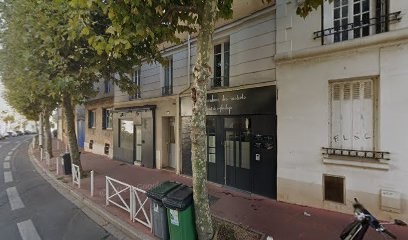 Julie Nassou, Praticien de Médecine Alternative à Montrouge