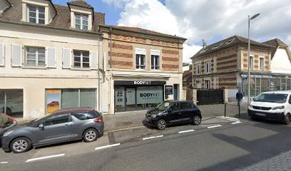 Xing Jianguang, Réflexologue à Compiègne