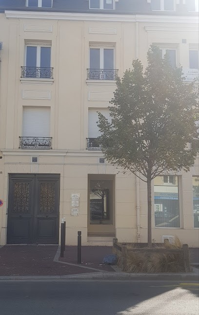 Nacima IKHLEF - DE CHENILLE EN PAPILLON, Praticien de Médecine Alternative à Antony