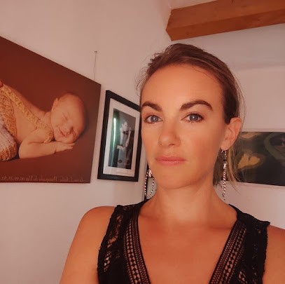 Aurélie Pasquet Naturopathe iridologue - massages - Praticienne en biorésonance, Praticien de Médecine Alternative à Saint-Maximin-la-Sainte-Baume