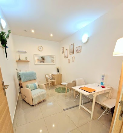 Nadia Hassoun - Sophrologue & Auriculothérapeute, Praticien de Médecine Alternative à Levallois-Perret