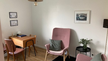 Maud Vignon - Hypnothérapeute Oullins - Hypnose Ericksonienne - EMDR - PNL - Analyse Trangénérationnelle, Hypnothérapeute à Oullins