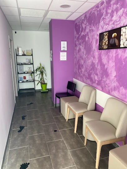 Virginie FURLAN . Profession Para Médicale. Laser Anti Tabac, Hypnose Ericksonienne, EMDR, Auriculothérapie, RESC, Praticien de Médecine Alternative à Chassieu