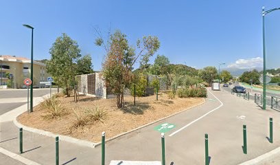 Coach Life Massage Well-Being, Yoga Du Rire Sophrologist Certified Titre Rncp, Praticien de Médecine Alternative à Villeneuve-Loubet