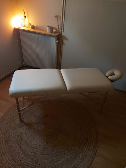 Daphnée Marchou - Naturopathe, Praticien de Médecine Alternative aux Mesnuls