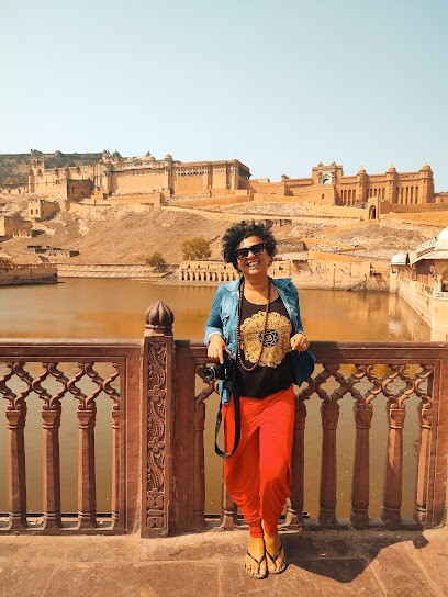 Muriel LM Sūrya Sũrya, Praticien de Médecine Alternative à Mudaison