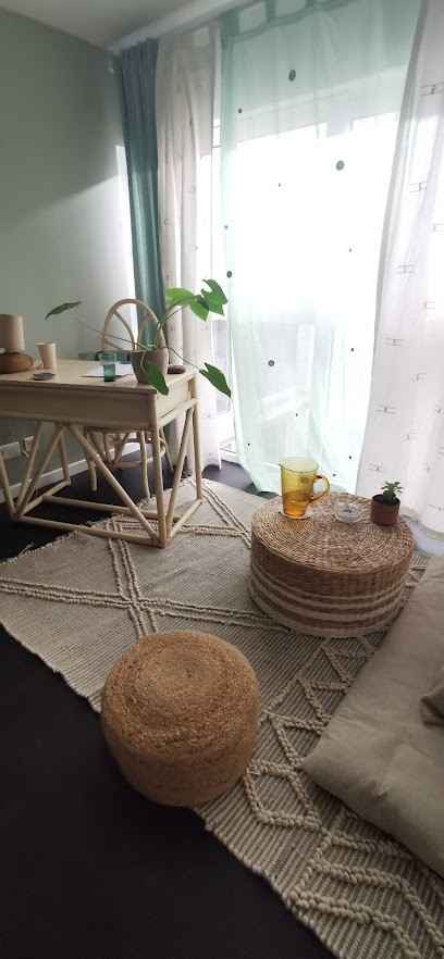 Adeline Oudart / Energéticien / Magnétiseur / Coupeur de feu / Soins sonores à Bayonne, Boucau et à distance, Praticien de Médecine Alternative à Bayonne