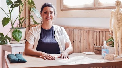 Médecine Traditionnelle Chinoise - acupuncture - ventouses - Anais Carmona, Praticien de Médecine Alternative à Samoëns