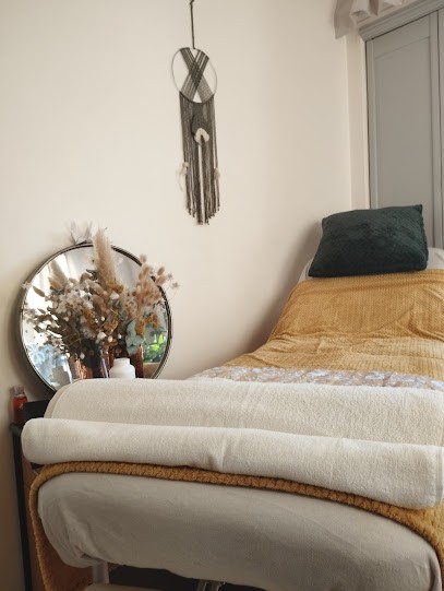 Céline Moreira l'art de la réflexologie / certifiée plantaire et palmaire, Réflexologue à Villeneuve-sur-Cher