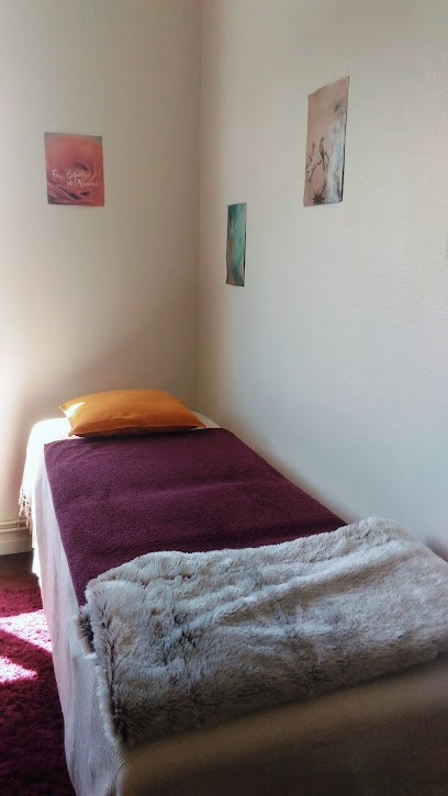 Sandrine Ladegaillerie Naturopathe Energéticienne AMA, Praticien de Médecine Alternative à Odos