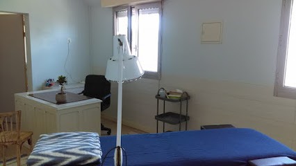 Praticienne en Santé Naturelle, méthode chinoise et conseillère en Fleurs de Bach, Praticien de Médecine Alternative à Fougères