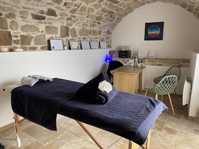 Marine Guilhamou Magnétiseuse, Coupeur De Feu, Praticienne En Massages Bien être, Praticien de Médecine Alternative à Fons