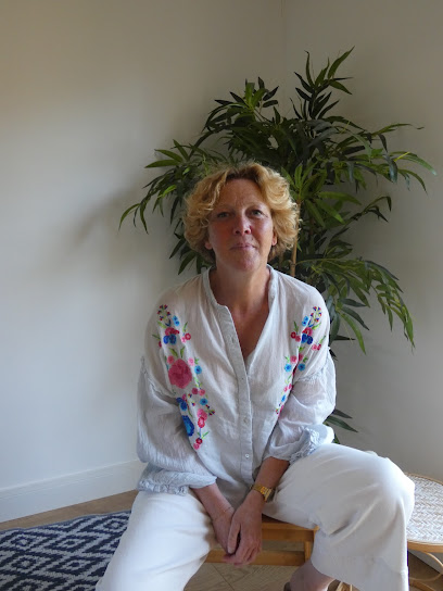Joëlle Treizebré - Magnétisme, Praticien De Médecine Alternative à Calais