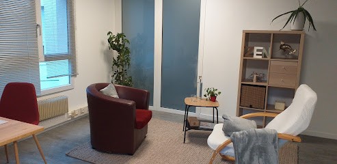 Sandrine Chapon, Maitre praticienne en hypnose ericksonienne, EmRes, TIPI, Hypnothérapeute à Sassenage