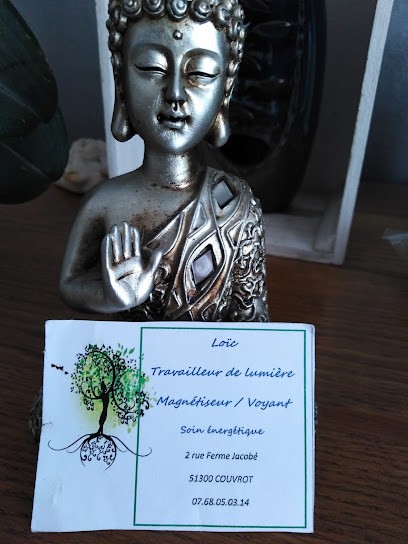 Loic Travailleur de Lumière, Praticien de Médecine Alternative à Couvrot