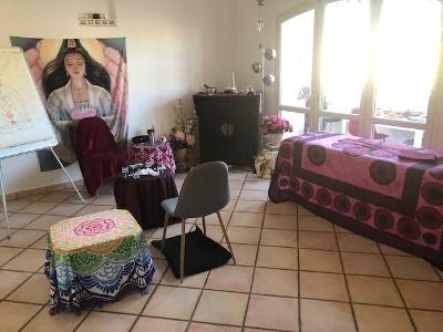 Lynn THIRY, Naturopathe / Aromathérapeute / Maitre Enseignant Reiki / Professeur de Kundalini Yoga, Praticien de Médecine Alternative à La Valette-du-Var