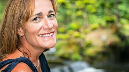 Delphyne Mahé, EI - Cabinet Hypnose, PNL, EFT, Et Soins énergétiques. Formatrice Reïki Et Lahochi, Hypnothérapeute à Tinténiac