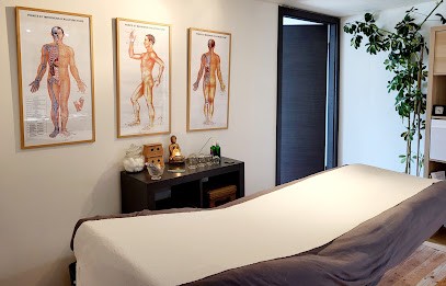 Karine Saksida, Praticien de Médecine Alternative à Apt