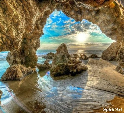 CAROLINE LATAPIE, Praticien de Médecine Alternative au Cannet-des-Maures