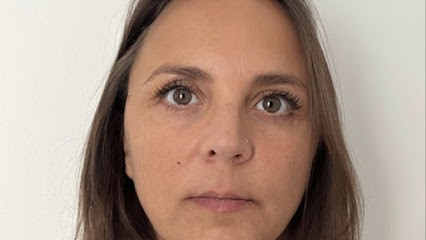 Navy Girost - Sophrologist, Practitioner Hypnose, Coach En Développement Personnel, Coach De Vie, Praticien de Médecine Alternative à Clichy