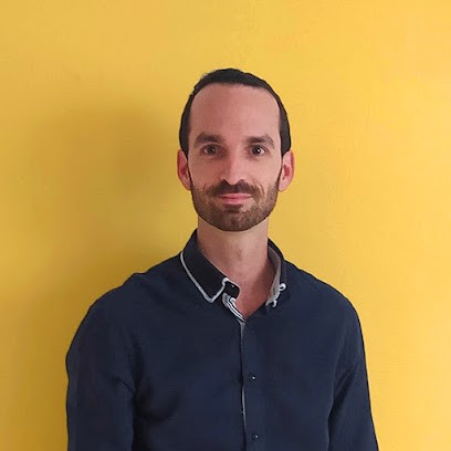 Guillaume Iribarne - Hypnotherapist Certificated Therapy And Brèves Apaisement Et Estime De Soi, Hypnothérapeute à Montrouge